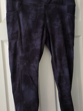 Yogalicious Black Leggings with Pale Yellow Logo Print